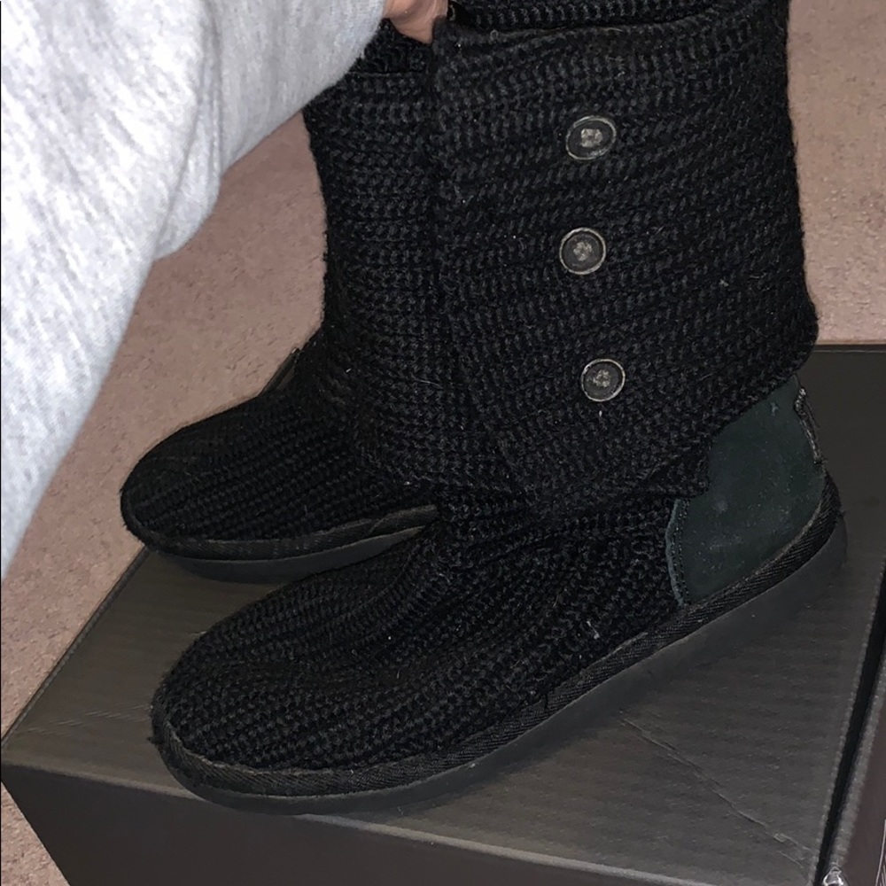 Black knitted uggs